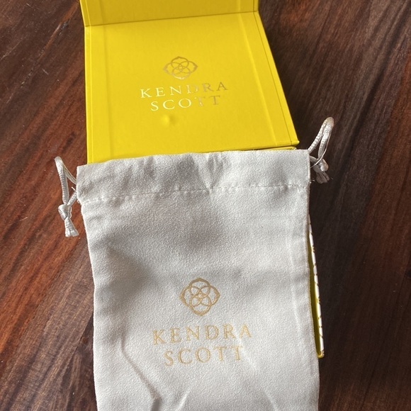 Kendra Scott Lariat Necklace - Picture 3 of 5